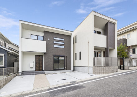 愛知県大府市の約50坪の土地に縦長と横長タイプをL字型に配置し駐車場も確保した戸建賃貸住宅