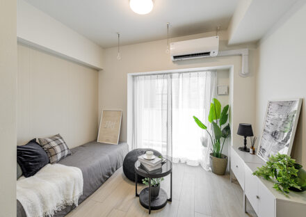 名古屋市中区の賃貸マンションのワンルームタイプの間取りの室内物干し、エアコン付きのシンプルなデザインの洋室