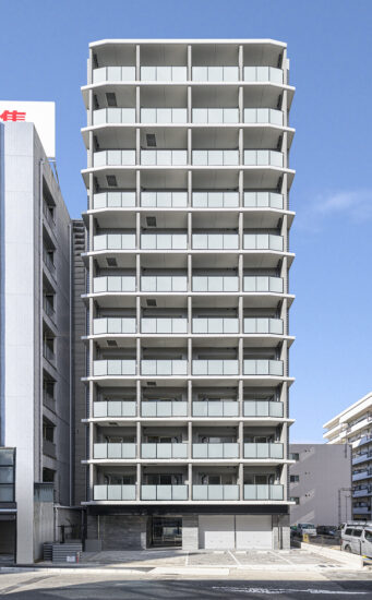 名古屋市千種区の駅近・約80坪のモダンな1K×44戸賃貸マンションのオートロック付きのシャープでモダンな外観デザイン