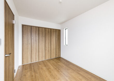 名古屋市名東区の約400平米の土地の3棟の戸建賃貸住宅/C棟:壁一面が収納の洋室