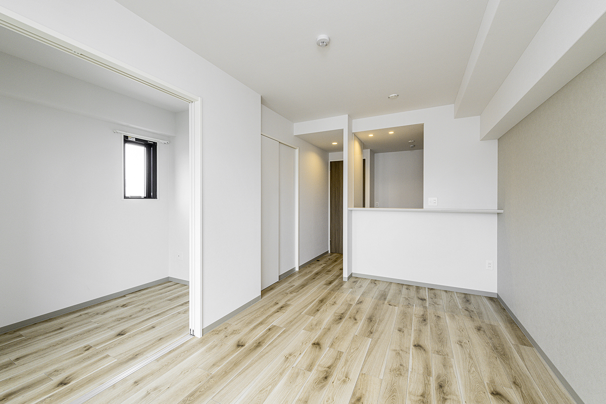 名古屋市中区の約40坪の土地の賃貸マンションの洋室と繋げて使えるLDK+ウォークインクローゼット