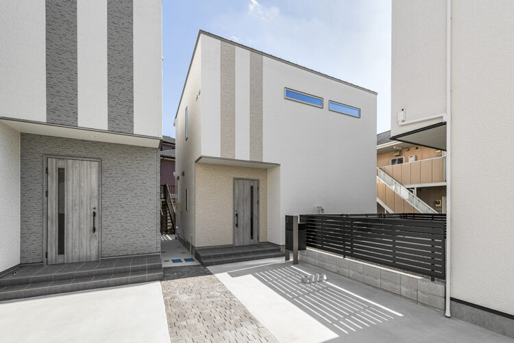 愛知県豊田市の一戸建て賃貸住宅2LDKD棟：C棟の色違い反転したデザイン