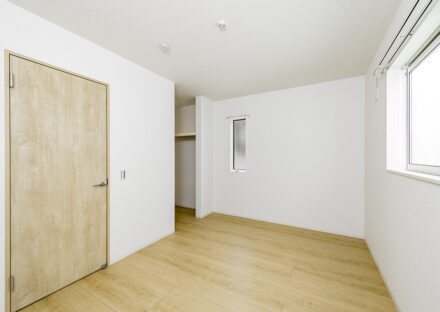 名古屋市千種区の約40坪のアパート経営:ファミリー向けメゾネットアパートのウォークインクローゼット付き北側洋室