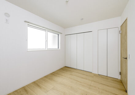 名古屋市千種区の約40坪のアパート経営:ファミリー向けメゾネットアパートの2ヶ所のクローゼット付き北側洋室