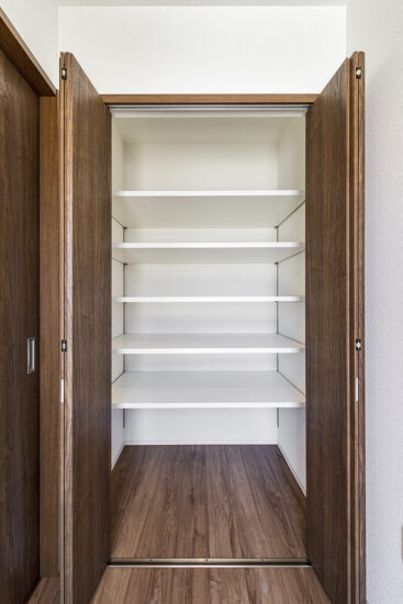 名古屋市北区の約300平米の土地にゆとりある2棟の戸建賃貸の収納力あるシューズクローゼット