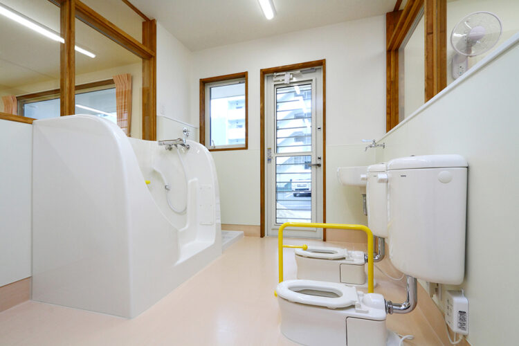 名古屋市瑞穂区の約200坪の土地の保育園の1階沐浴室、乳児用トイレ