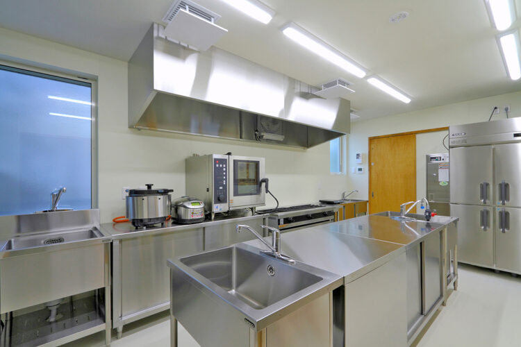 名古屋市瑞穂区の約200坪の土地の保育園の設備の整った1階調理室