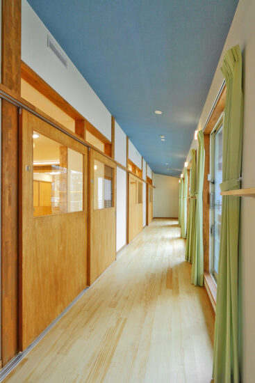 名古屋市瑞穂区の約200坪の土地の保育園のバルコニーと繋がる2階共用保育室