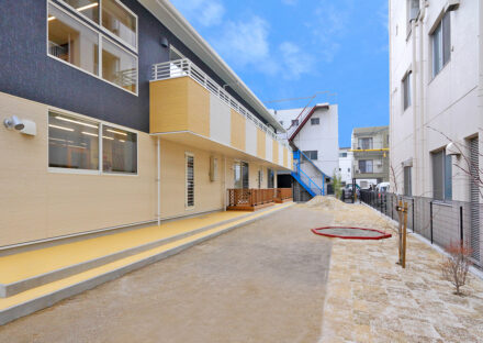 名古屋市瑞穂区の約200坪土地活用：保育園の砂場がゆとりある広さの園庭