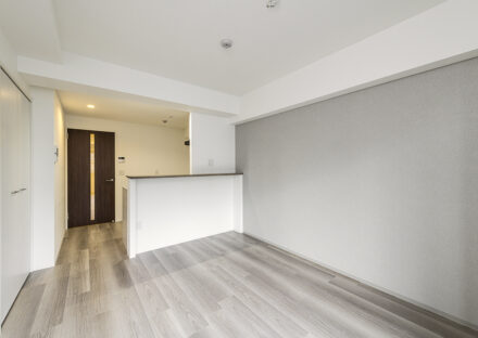 名古屋市中区の駅近・約70坪の土地の店舗付き賃貸マンション：Aタイプ：収納付き落ち着いた色合いのLDK