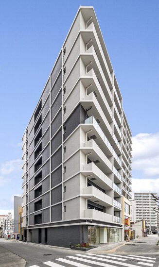 名古屋市中区の駅近・約70坪の土地の縦横のリブが特徴的な外壁デザインの店舗付き賃貸マンション