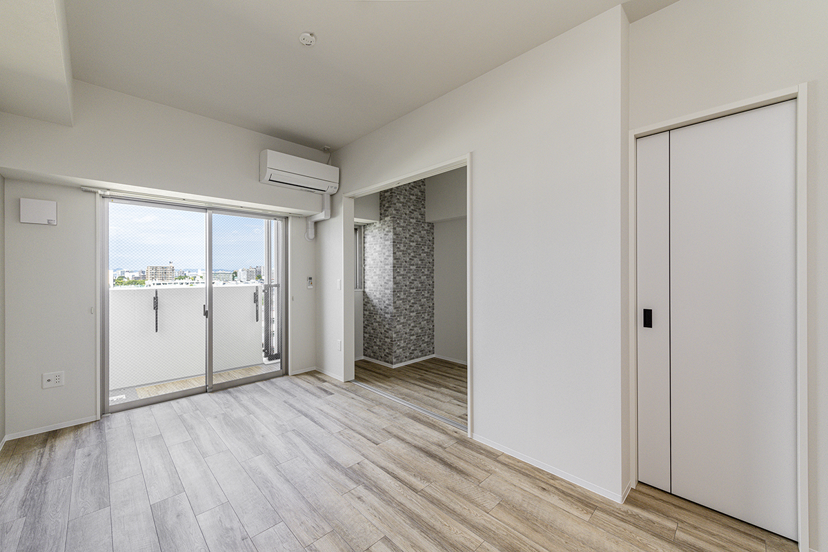 名古屋市東区の80坪の土地の全室角部屋マンションのベランダに繋がるLDK