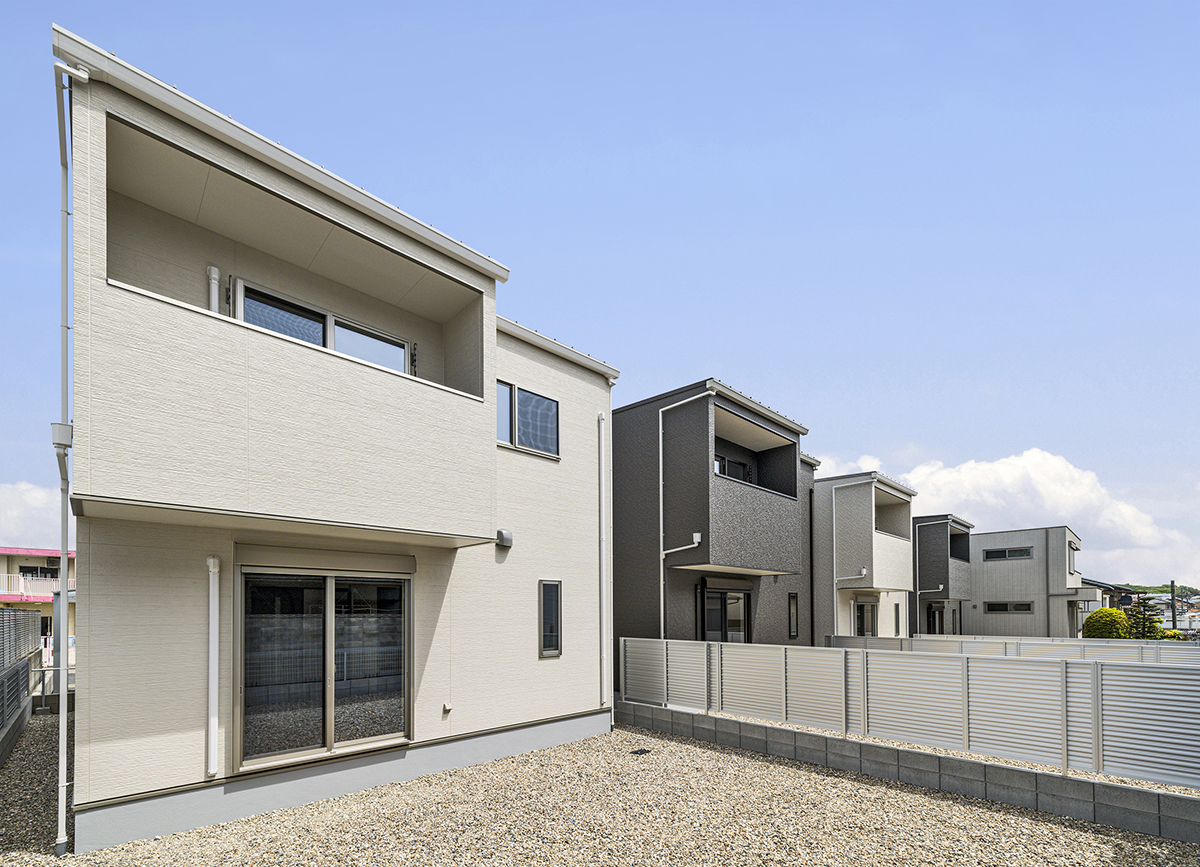 名古屋市名東区の200坪の土地の戸建賃貸の南側で日当たりがよいお庭